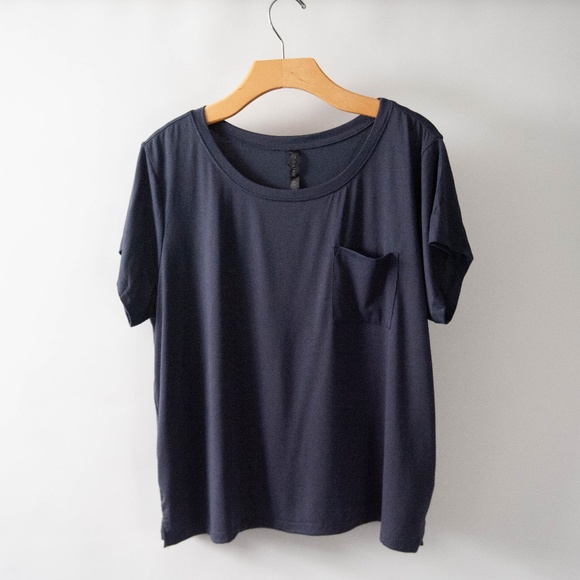 GAIAM Tops - GAIAM Short Sleeve Pocket Tee